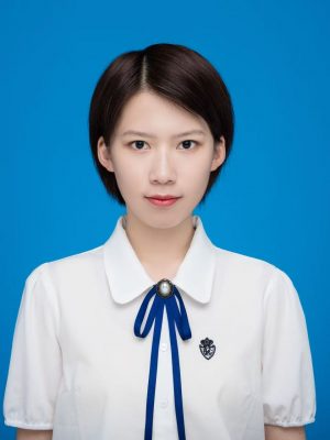 25级 硕士研究生 何雨欣